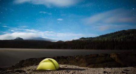 El fotógrafo de montaña Corey Rich nos explica cómo preparar un time lapse durante una noche estrellada