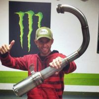 Kenny Noyes sale por fin de la Unidad de Cuidados Intensivos