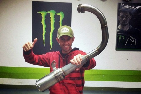 Kenny Noyes sale por fin de la Unidad de Cuidados Intensivos