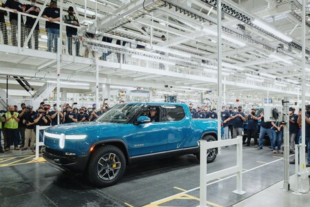 ¡Por fin! Rivian consigue fabricar la primera unidad de su pick-up eléctrica