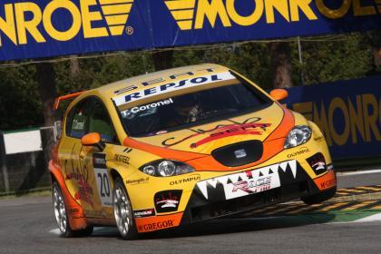 Tom Coronel logra su primera victoria en el WTCC