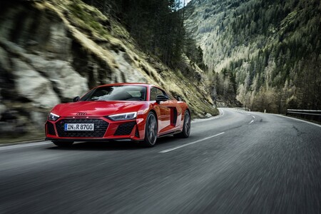 ¡Todo propulsión! El Audi R8 V10 Performance RWD viene con una dosis extra de picante con 570 CV sólo para las ruedas traseras