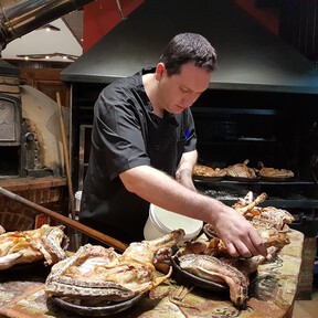 Aranda de Duero celebra sus jornadas del lechazo con el cordero por las nubes: “Hay que darle visibilidad, aunque se tengan que ajustar al máximo los precios”
