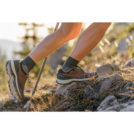 Zapatillas De Montana Y Trekking Impermeables Mujer Quechua Mh500 Gris1