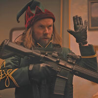 Es como ver a John Wick con un traje de Santa Claus: la película más brutal, divertida y anti-navideña de la década