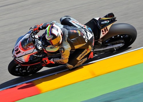 SBK Aragón 2015: Leon Haslam muestra sus armas. Jules Cluzel pole en Supersport 