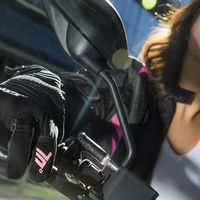 ¿Es hora de cambiar guantes? Coge la moto por los puños con la nueva colección urbana de Seventy Degree