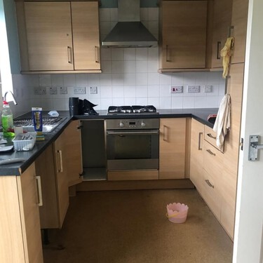 Era una cocina viejuna y anticuada de los años 90: por menos de 300 euros se ha convertido en una cocina espectacular