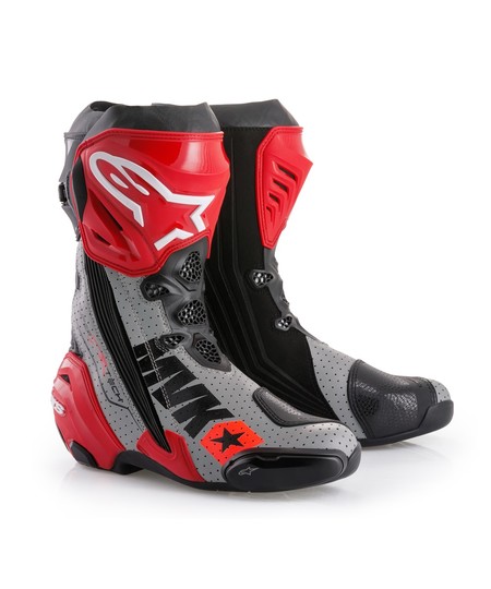 Si buscas botas de altos vuelos, ojo a las Alpinestars Mach 1 Supertech R réplica Maverick Viñales