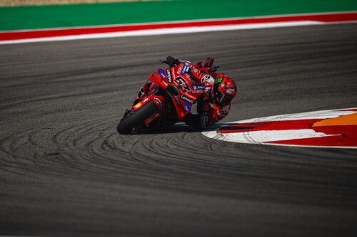 ¡Hay mundial! Pecco Bagnaia resucita justo a tiempo para aprovechar la caída de Marc Márquez liderando en Austin