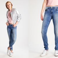 Pantalones Calvin Klein Jeans Mid rise Skinny deep sky rebajados un 40% en Zalando, ahora por sólo 65,95 euros y envío gratis