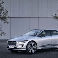 De lujo, grandes y en su mayoría eléctricos: así son los coches que más valor pierden en solo cinco años, según este estudio
