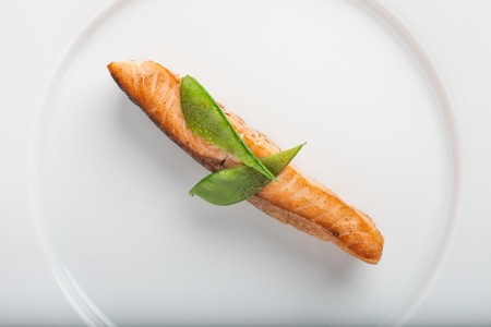 Los niños que consumen pescado son más inteligentes y duermen mejor, de acuerdo con un nuevo estudio