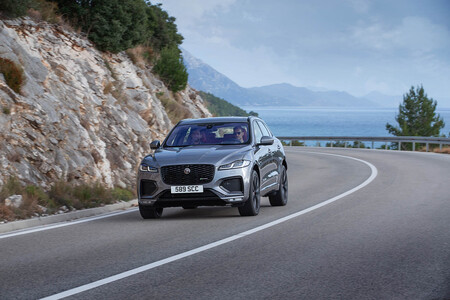 Nuevo Jaguar F-Pace: su ligero restyling esconde un interior completamente nuevo y motorizaciones híbridas de hasta 400 CV