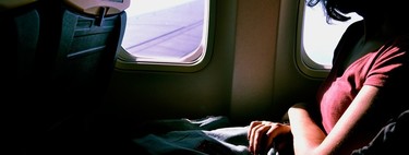 Esta compañía aérea está reduciendo el número de asientos reclinables para proteger tu espacio personal 