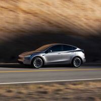 Tesla lo ha vuelto a hacer: ha actualizado el Model Y con una pantalla mejor pero ha metido una tercera fila de asientos en el mismo espacio que había antes