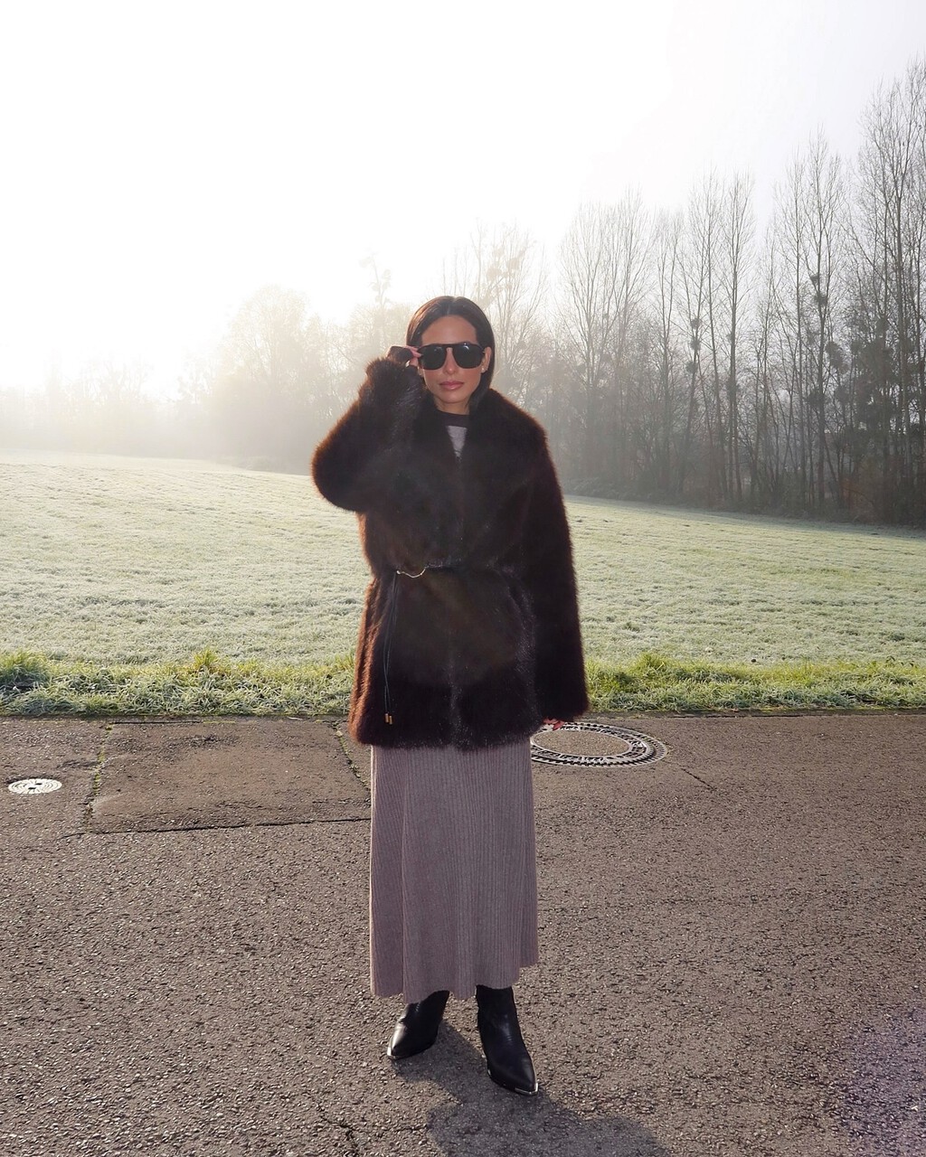 Dos por una en Zara: la chaqueta reversible mitad pelo mitad piel que arrasa en otoño