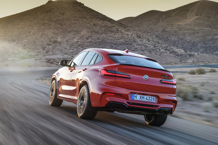 BMW X4 M Competition trasera