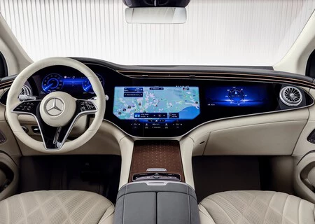 Mercedes utiliza código abierto en todos sus vehículos. Su peculiar forma de distribuirlo: un CD