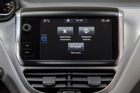 Peugeot 208 Toma Contacto 10