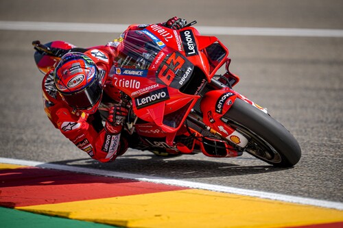 ¡Tiempazo! Pecco Bagnaia lidera el festival de Ducati con una pole position de récord en MotorLand
