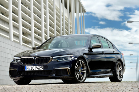 BMW M550i xDrive, nos mantendrá más que ocupados en lo que llega el nuevo M5