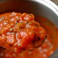 Los chefs lo tienen claro: "Si quieres reducir la acidez de la salsa de tomate, olvida el azúcar y usa bicarbonato de sodio" 