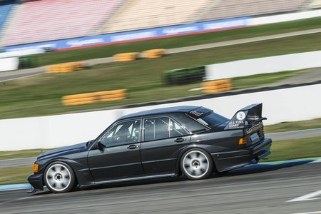 Este Mercedes-Benz 190 E 2.5-16 Evo II de Grupo A es una copia del original... ¡para circuito!