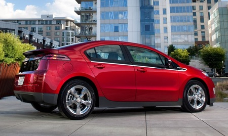 Chevrolet Volt rojo 5