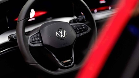 Os lançamentos mais recentes da Volkswagen, como o Golf GTI Edition 50, voltaram aos botões tradicionais de sempre.