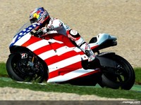 La lluvia desluce el segundo día de entrenamientos en Valencia