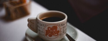 Puedes tomarte tantos cafés como quieras en ayuda sin temer por tu microbiota. La ciencia lo ha dejado claro