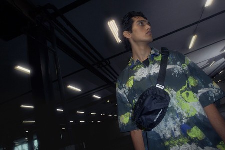 Los tonos ácidos se llevan en el look más industrial de Bershka esta primavera