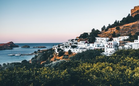 Permisos QR para salir de casa recibidos por SMS, así es como Grecia está controlando las salidas de su ciudadanía 