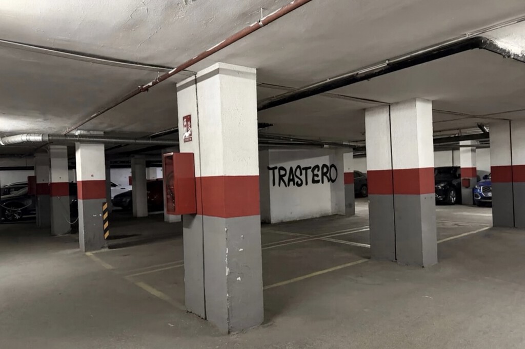 Quería aparcar dos coches y tiró el tabique de su trastero para hacerlo. Luego lo vendió y los compradores han pagado los platos rotos 