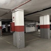 Quería aparcar dos coches y tiró el tabique de su trastero para hacerlo. Luego lo vendió y los compradores han pagado los platos rotos 