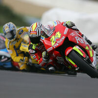 Qué fue de Toni Elías, la gran promesa española que le robó un mundial de MotoGP a Valentino Rossi por 0,002 segundos 