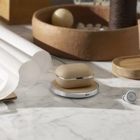 Bang & Olufsen cuida la estética de sus auriculares Beoplay E8 con una nueva funda acabada en piel