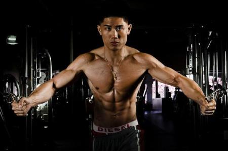 Cruces de poleas para el pectoral, ¿con polea alta o polea baja?