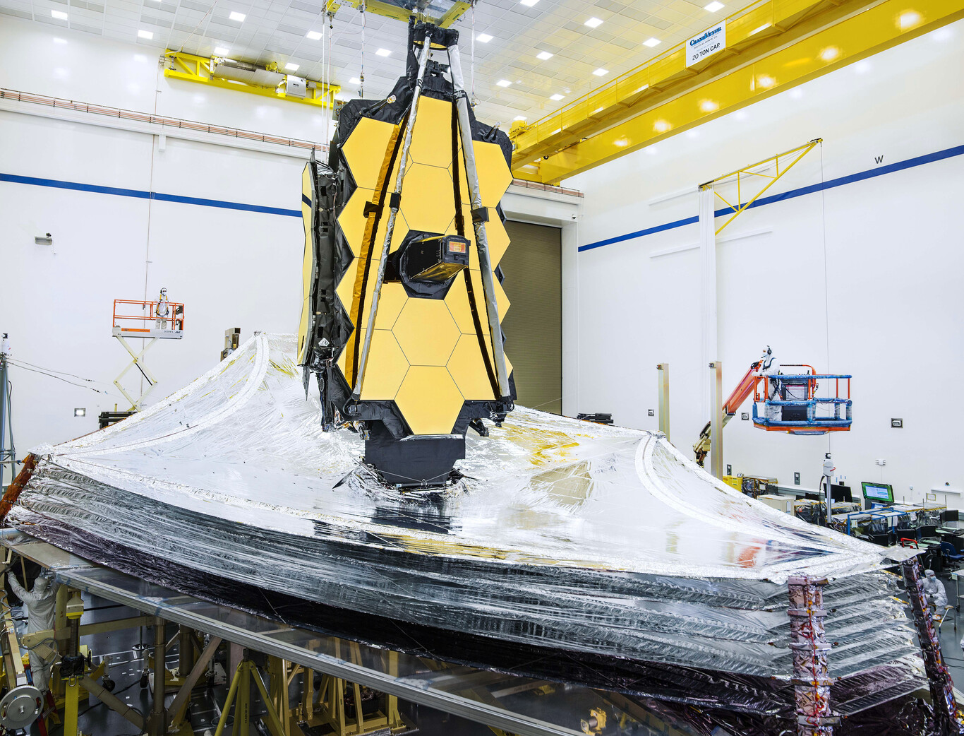El telescopio espacial James Webb de la NASA llega a su forma final dos ...