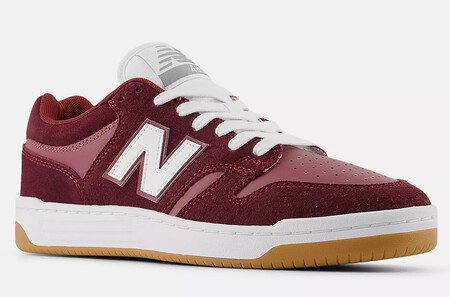 New Balance Tiene Unas Pasionales Zapatillas Color Frambuesa Por 70 Euros Que Son El Match Perfecto Para Tu Look En San Valentin