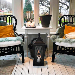 Ikea ha rebajado el precio de este versátil sillón de ratán que combina con todo y es ideal para el salón o la terraza