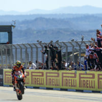 Paliza absoluta de Chaz Davies en la segunda carrera de Superbikes Aragón