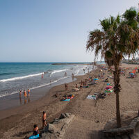 Si este verano tu edificio no se vacía hay una explicación: muchos españoles ya no pueden permitirse unas vacaciones