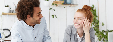 La regla 43:57 para ser un excelente conversador y demostrar interés por los demás. Funciona para citas, amistades y negocios