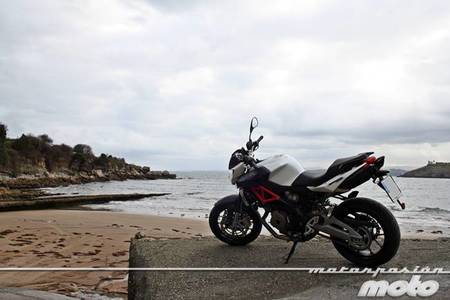 Aprilia Shiver 750, prueba (conducción en autopista y pasajero)