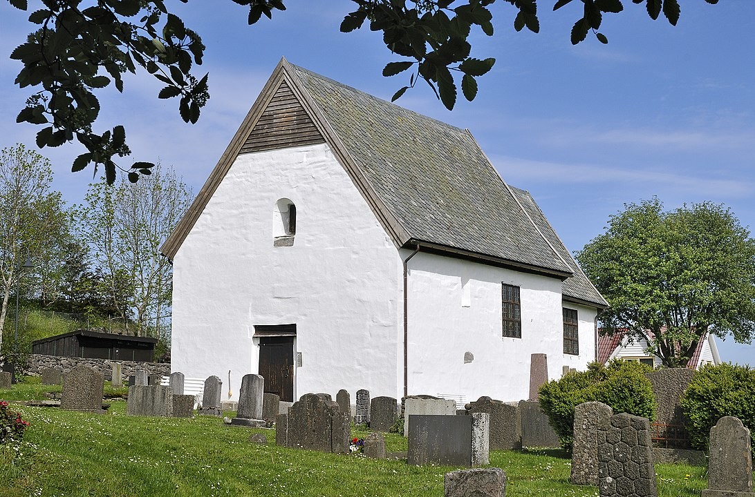 La iglesia románica de Moster y los encantos de las construcciones vikingas