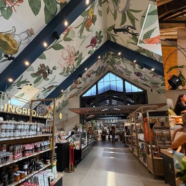 Este restaurante de la CDMX apuesta por la “trazabilidad”: se llama Local 777 y su techo es un espectáculo