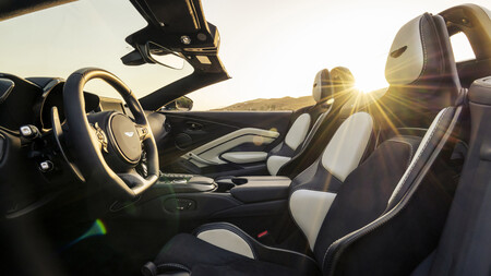 Aston Martin V12 Roadster 3