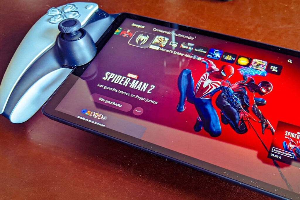 PlayStation Portal es ese dispositivo que no te puede faltar si tu tele está siempre ocupada: hoy la tienes casi a precio mínimo 